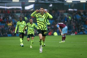 米乐m6官网-阿森纳客场告捷,继续追赶前四名球员